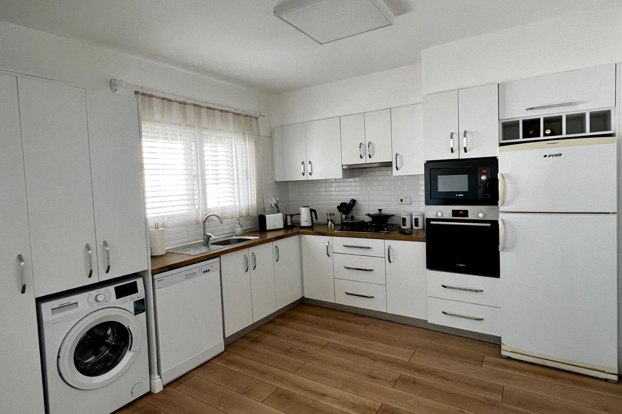 Stylish 3 Bedroom Apartment In Kyrenia  Exterior photo